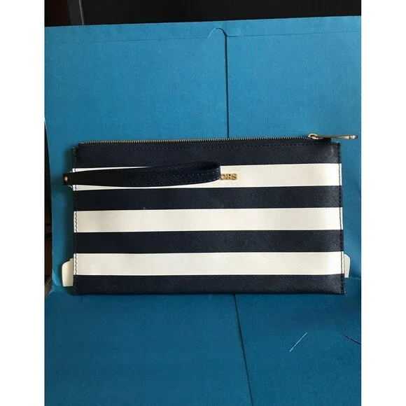 Michael Kors striped clutch - Picture 4 of 10